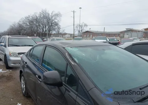 2013 Honda Civic Lx z USA, uszkodzony, nr VIN 2HGFB2F54DH535452